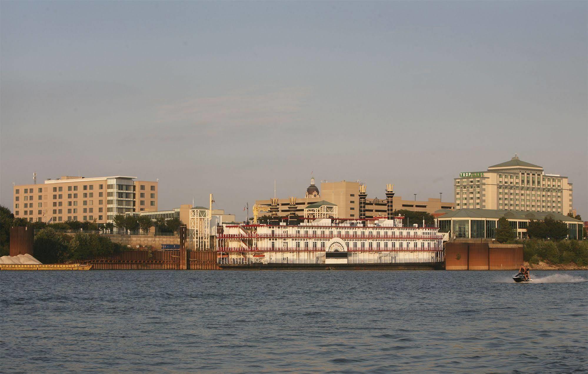Bally'S Evansville Casino & Hotel Eksteriør billede